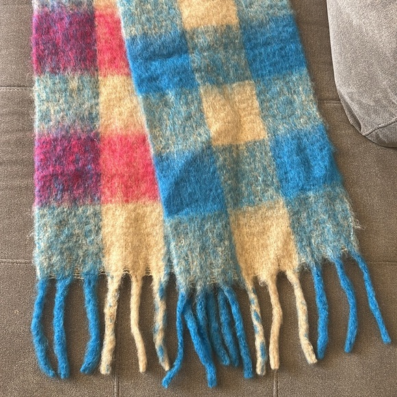 COS Oversized Mohair Blend Checked Scarf in Light Blue - Picture 2 of 5